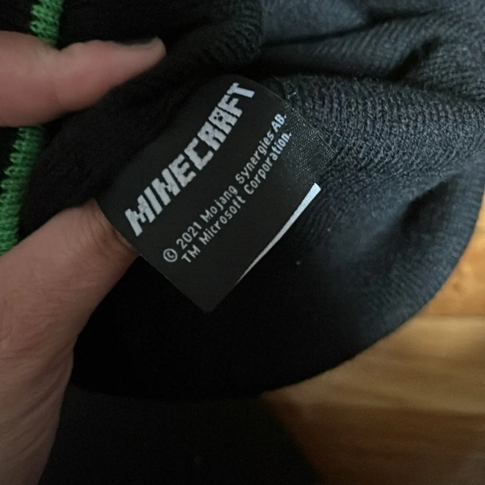 Kids Minecraft Pom Pom beanie EUC size I think is M.